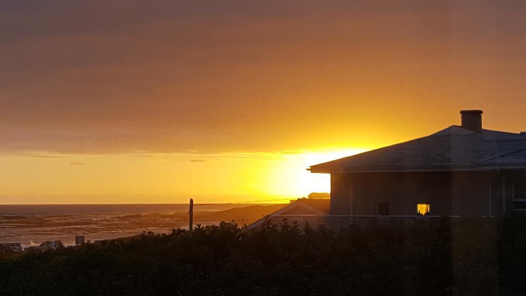 Strandloper Apartments Hermanus Exterior photo